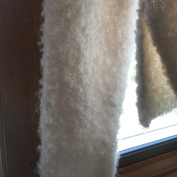 Fluffy sweater - Picture 2 of 2